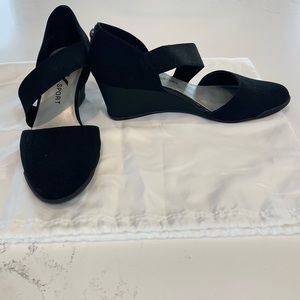 NWOT Anne Klein Tara Wedge size 9